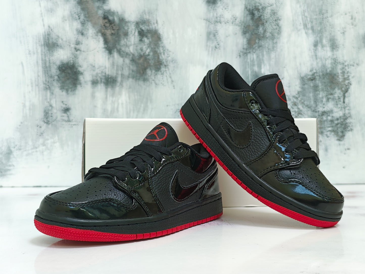 JRDN RETRO 1 TIK TOK R1 LOW