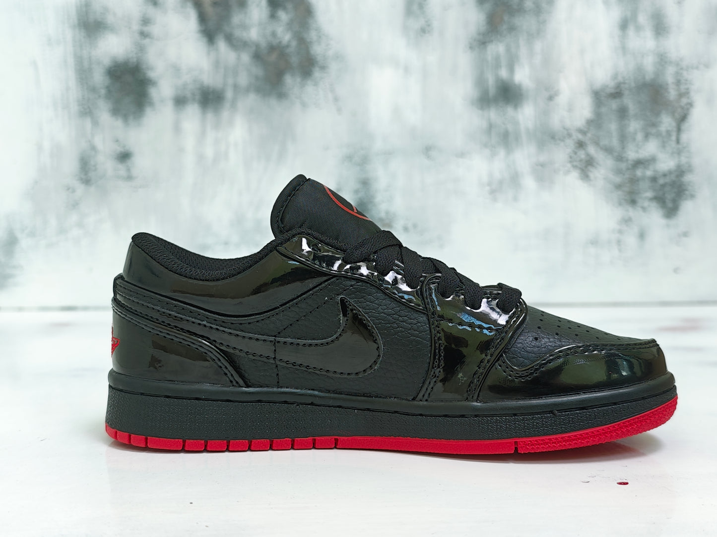 JRDN RETRO 1 TIK TOK R1 LOW