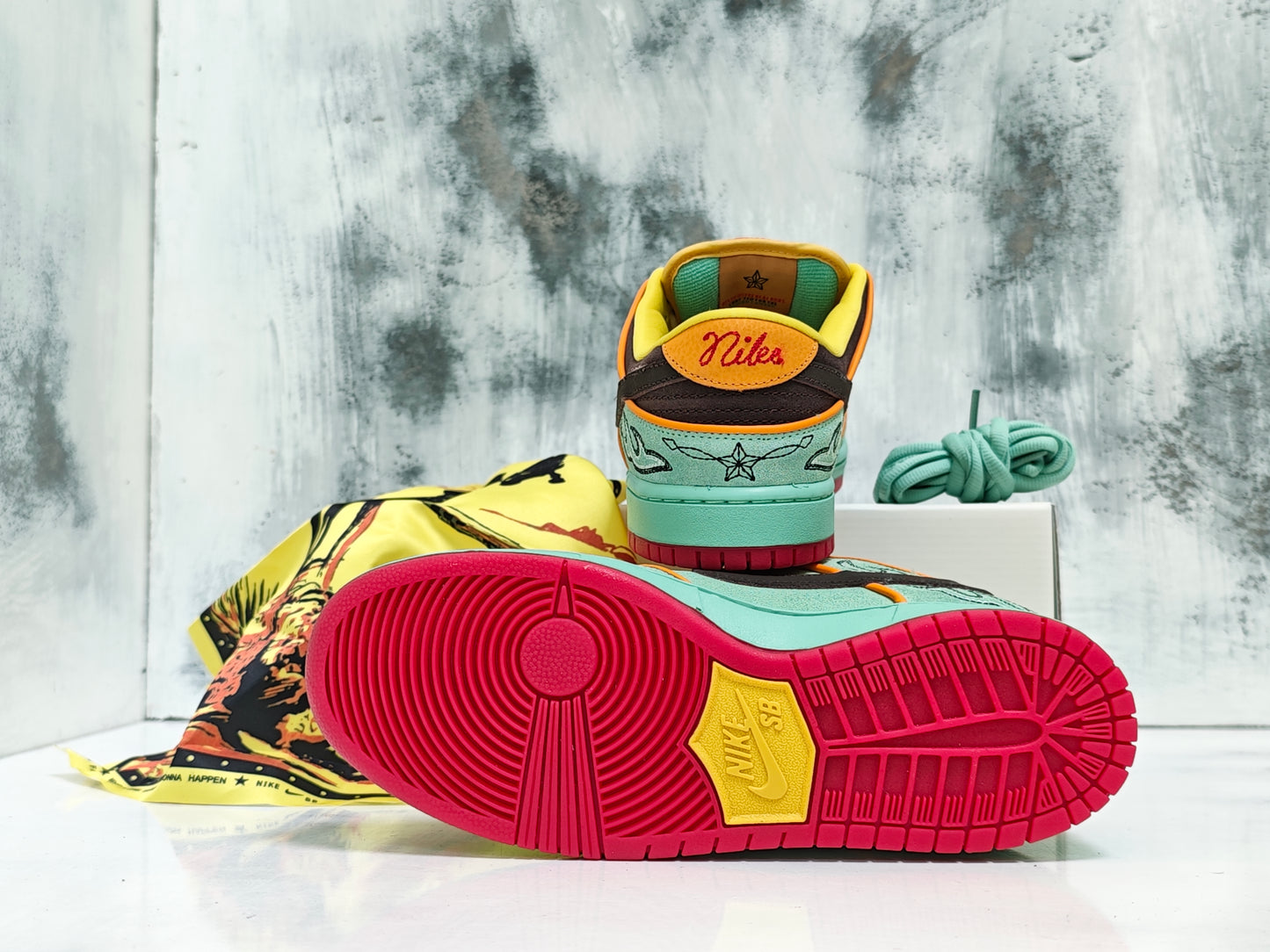 NKE SB DUNK LOW RODEO