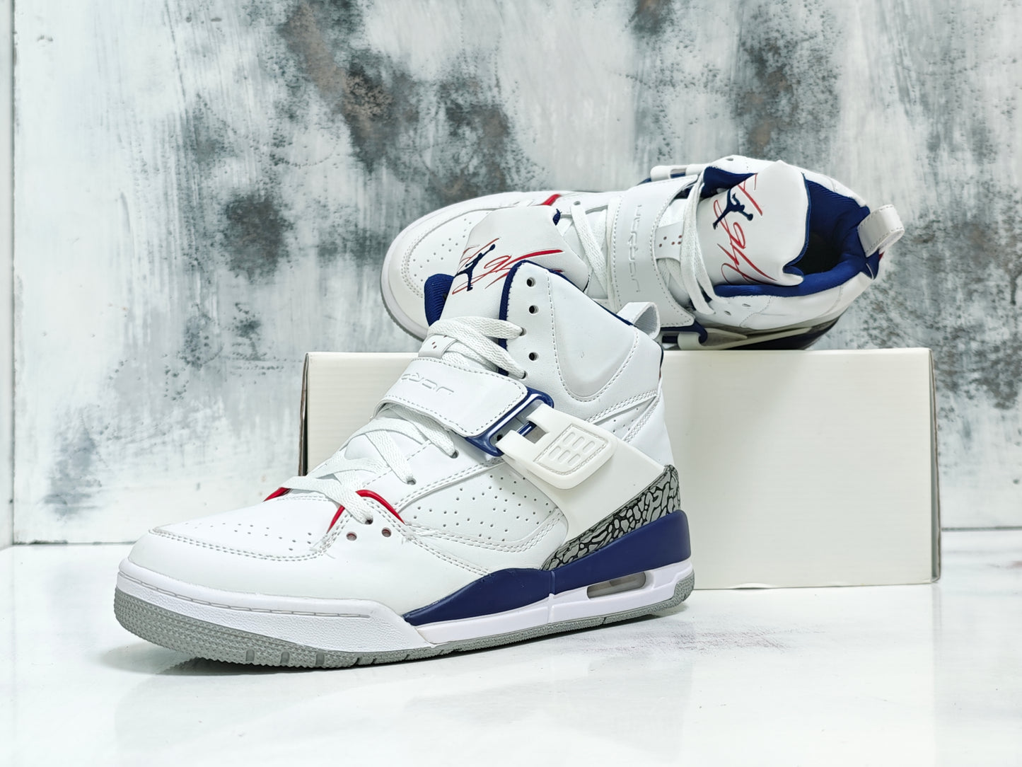 JRDN FLIGHT 45 WHITE & BLUE