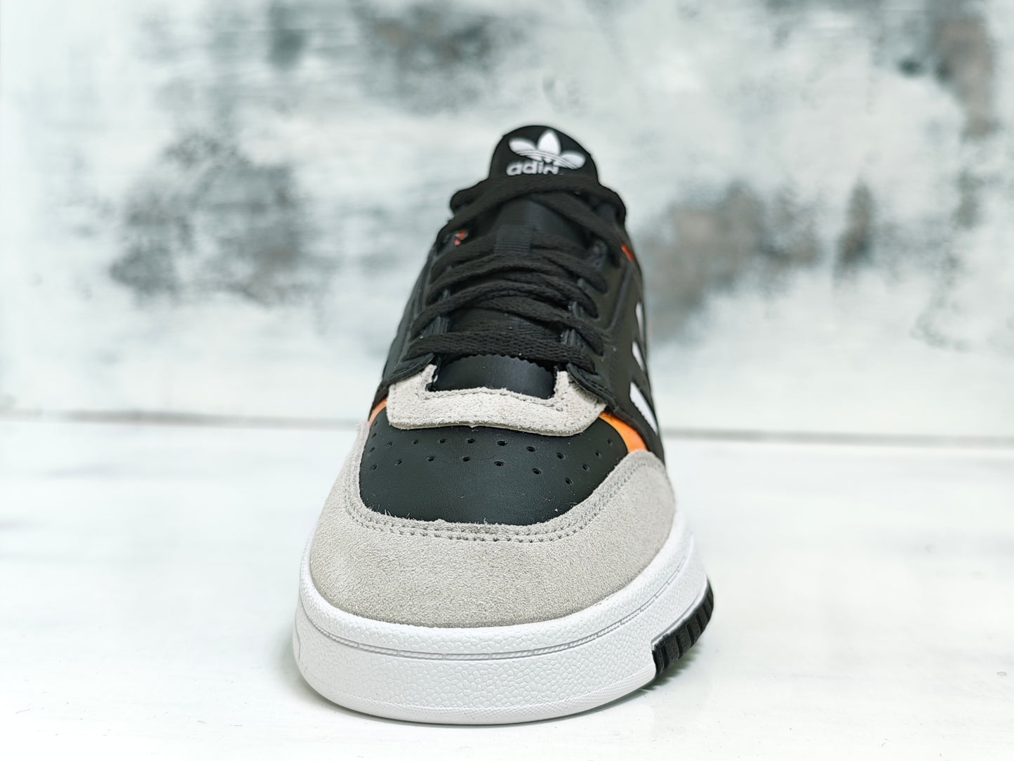 ADDS DROP STEP LOW BLACK GRAY