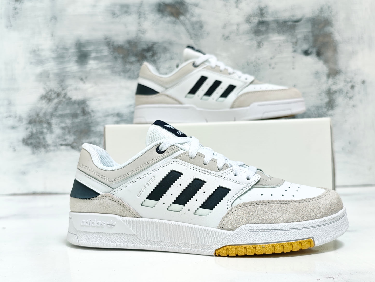 ADDS DROP STEP LOW WHITE GRAY