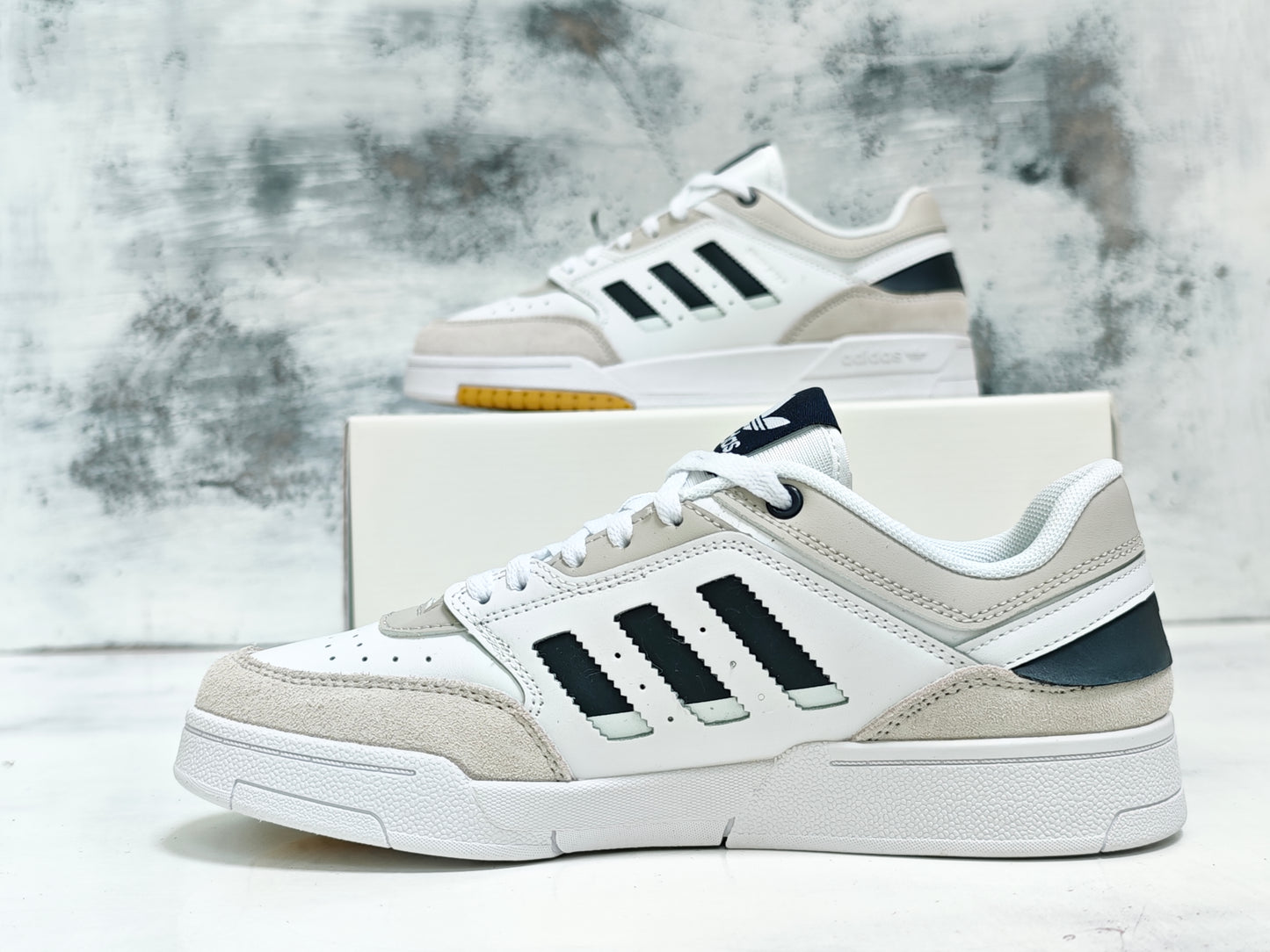 ADDS DROP STEP LOW WHITE GRAY