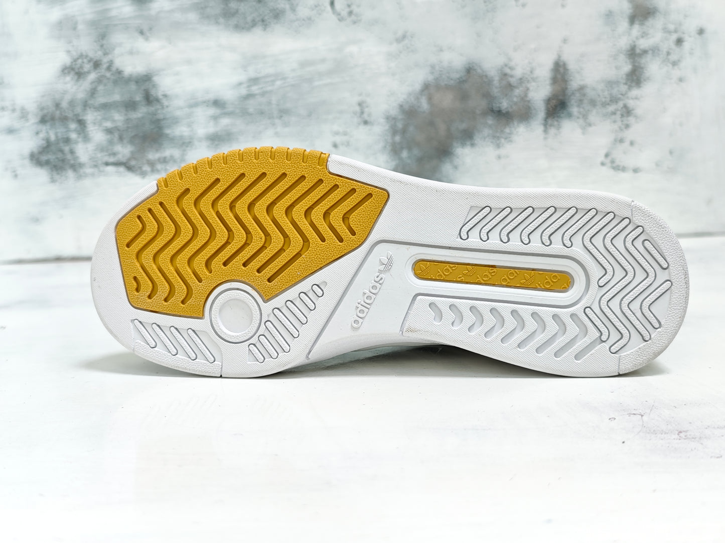 ADDS DROP STEP LOW WHITE GRAY