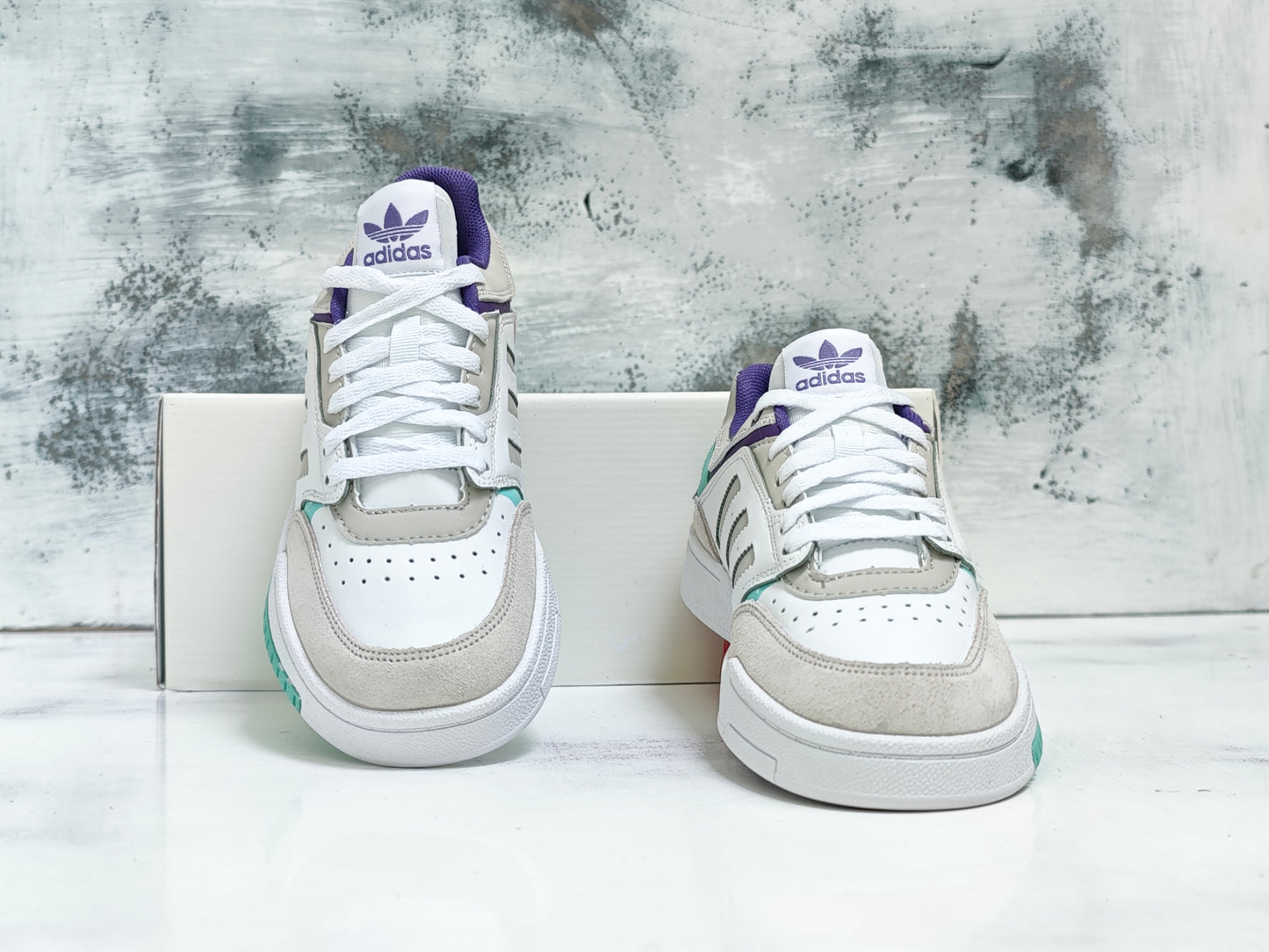 ADDS DROP STEP LOW WHITE