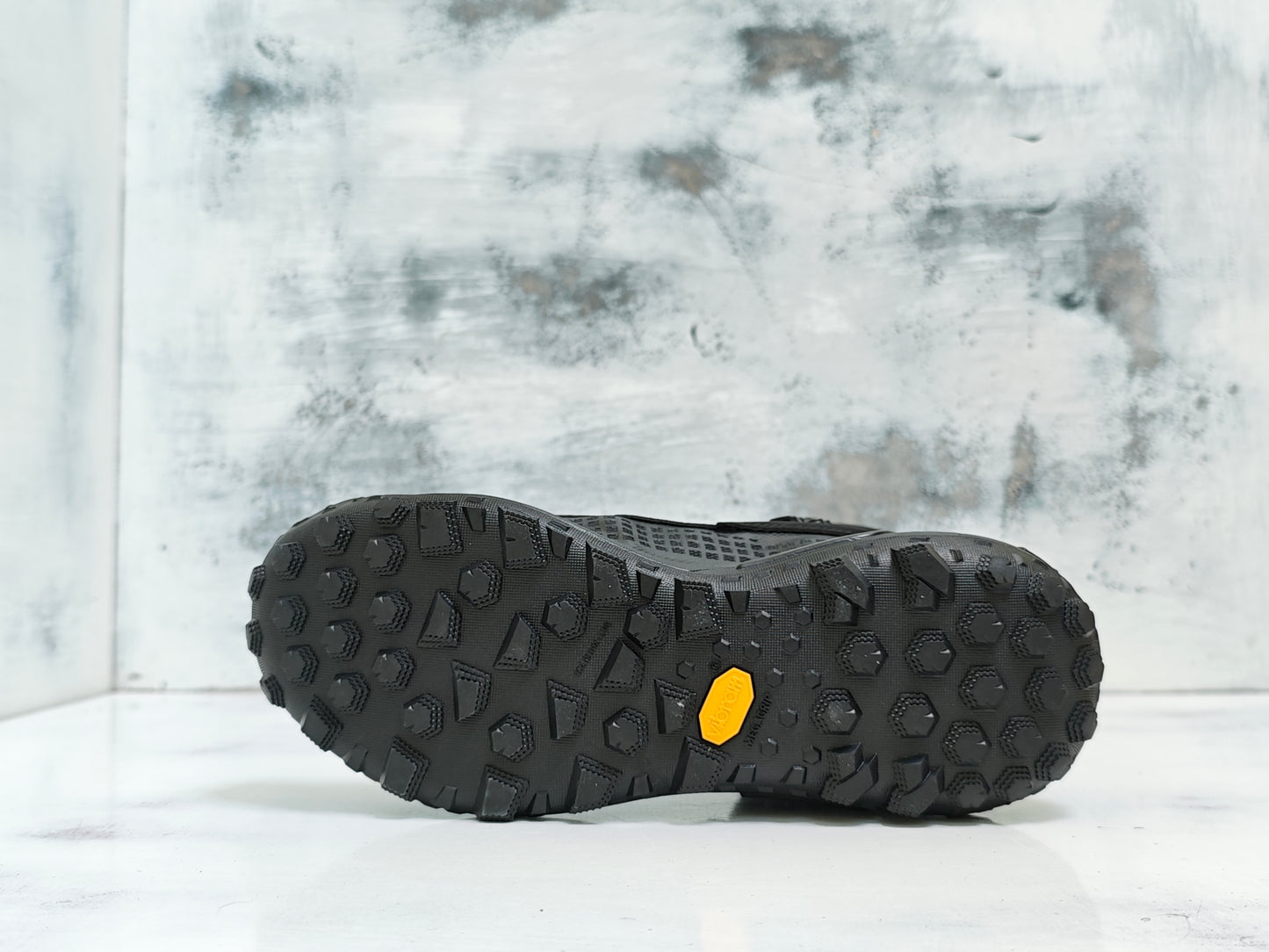 UND ARMR TACTICA STORM PROOF NEGRO