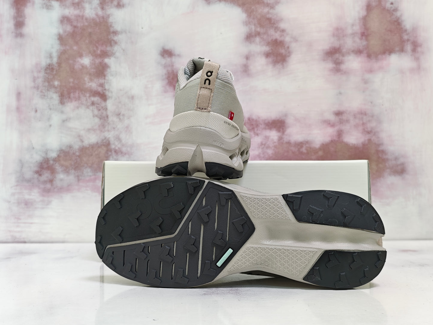 0N CLOUD SURFER TRAIL CAST