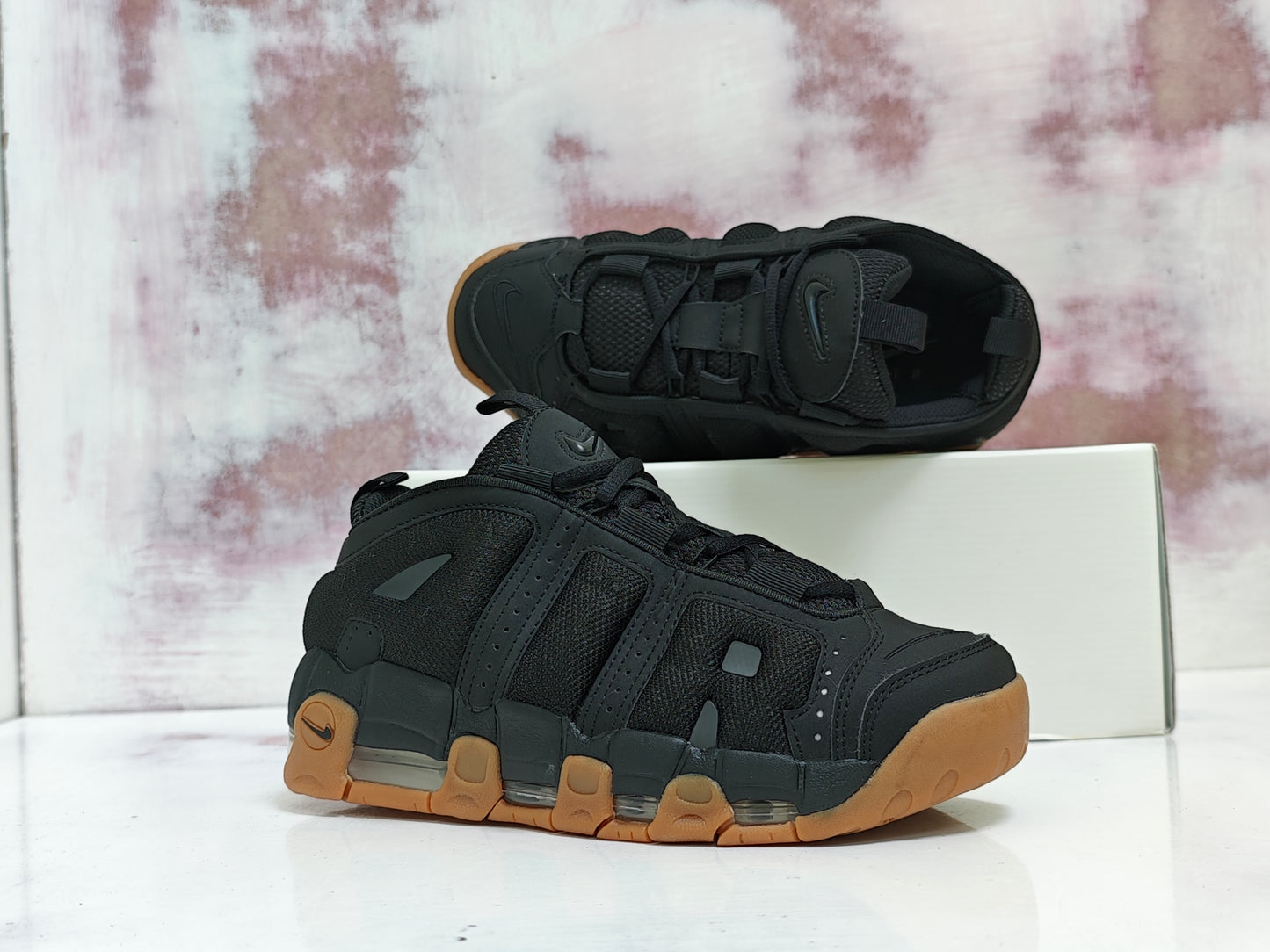 NKE MORE UPTEMPO BLACK GUM