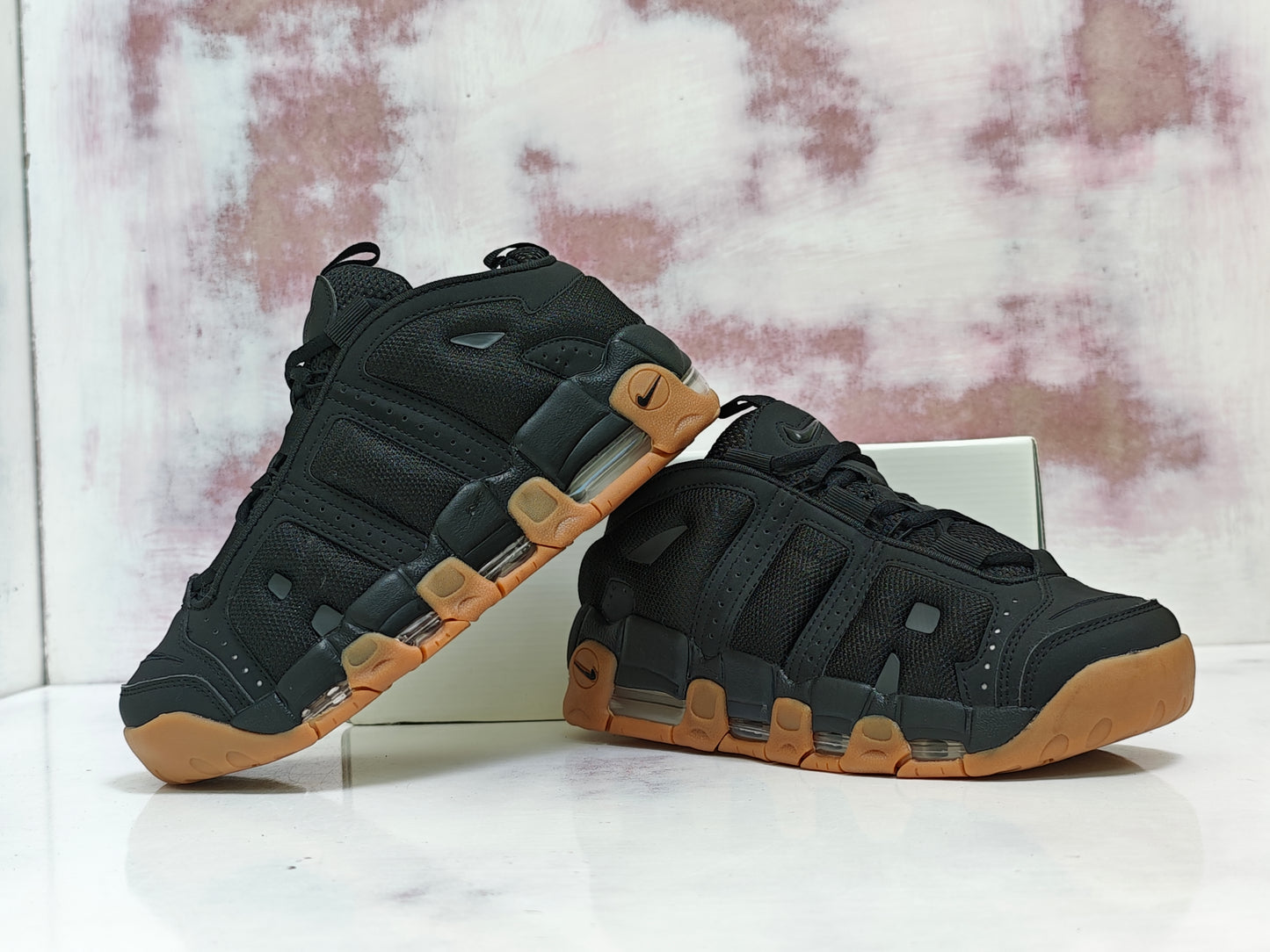 NKE MORE UPTEMPO BLACK GUM