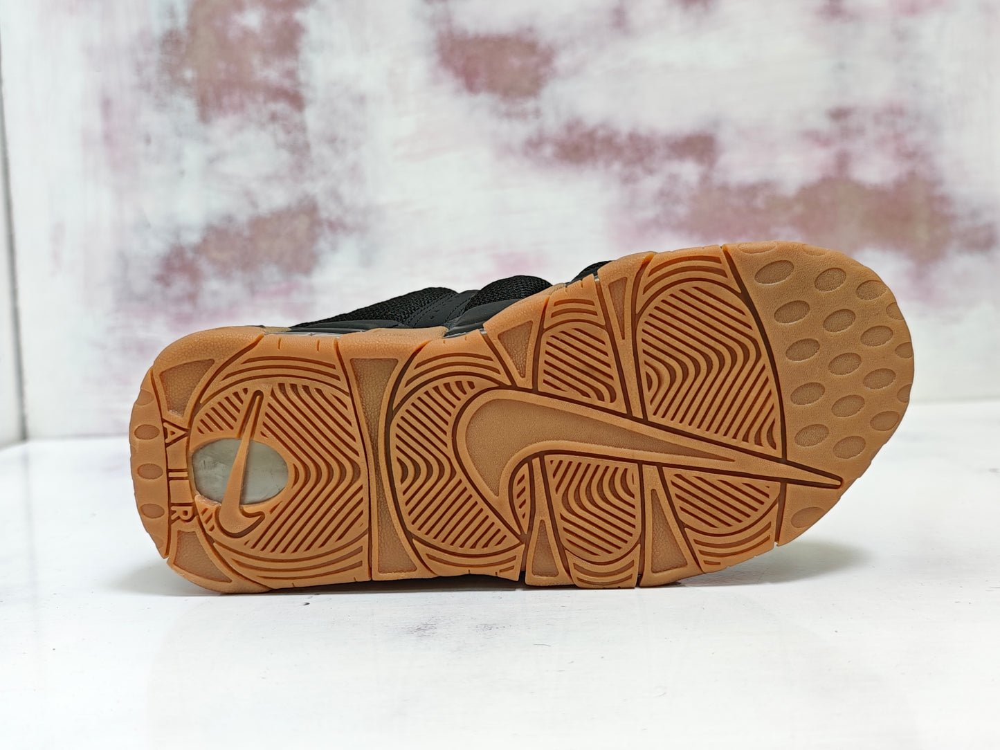 NKE MORE UPTEMPO BLACK GUM