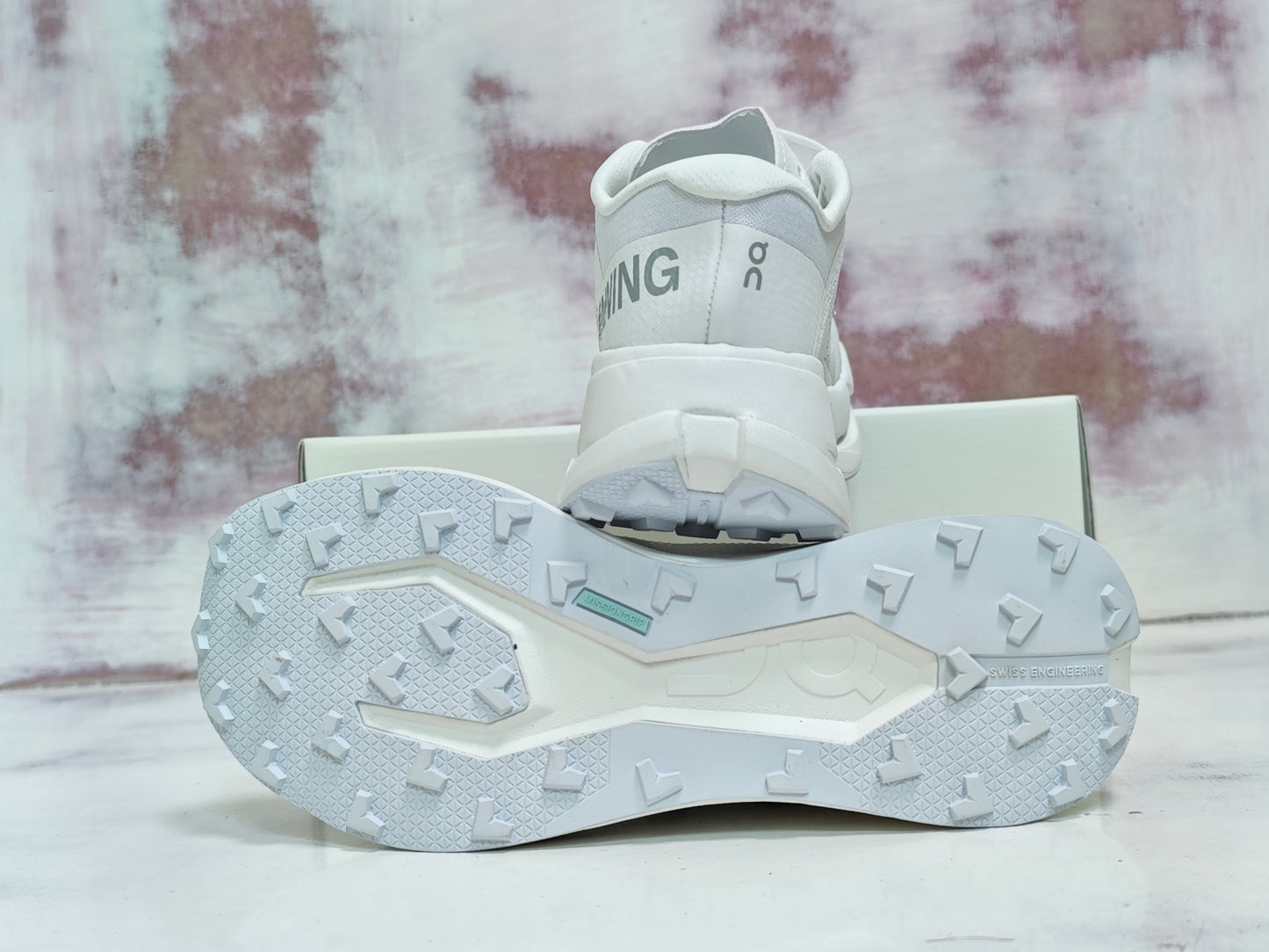 0N CLOUD  ULTRA WHITE