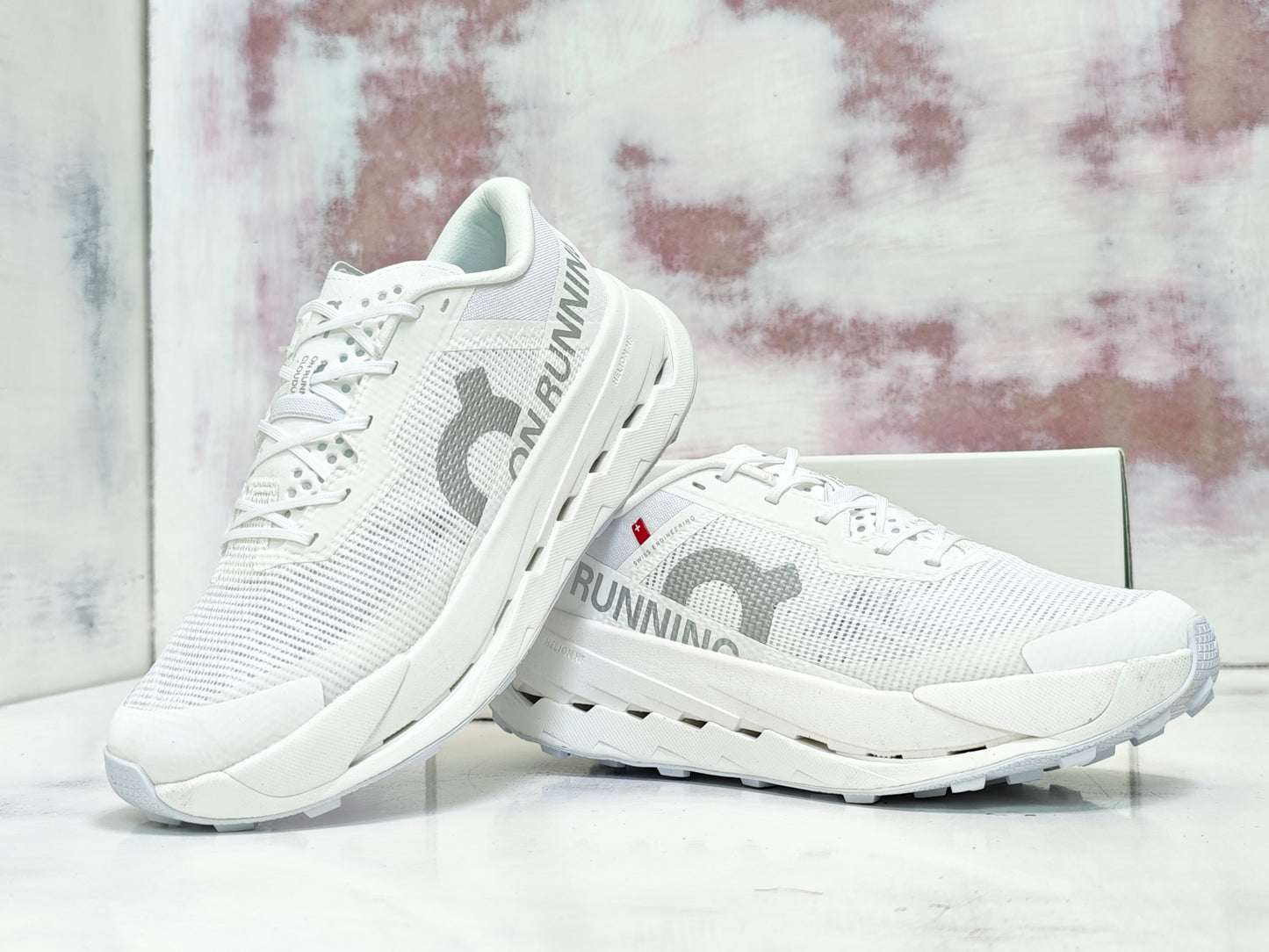 0N CLOUD  ULTRA WHITE