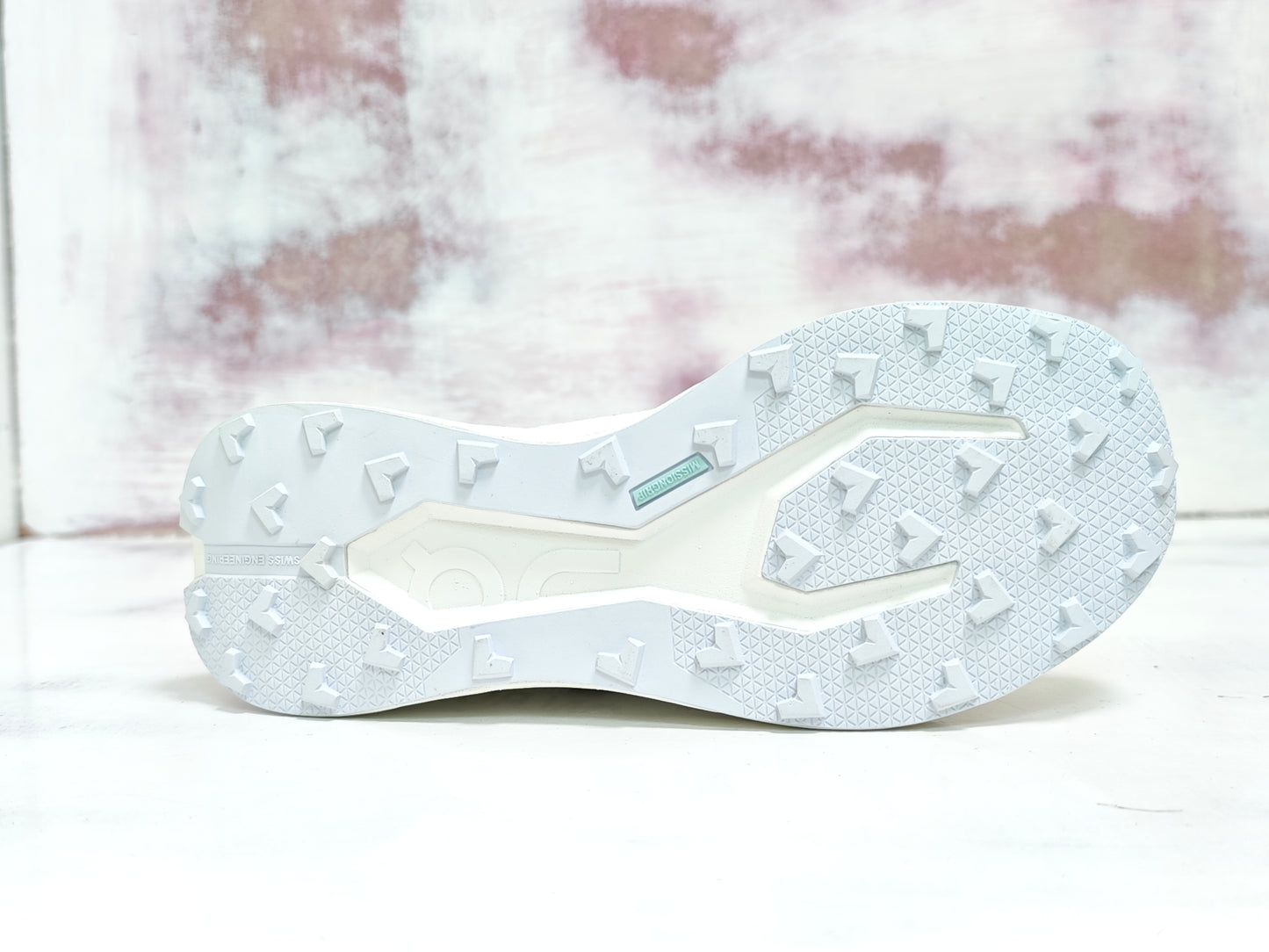 0N CLOUD  ULTRA WHITE