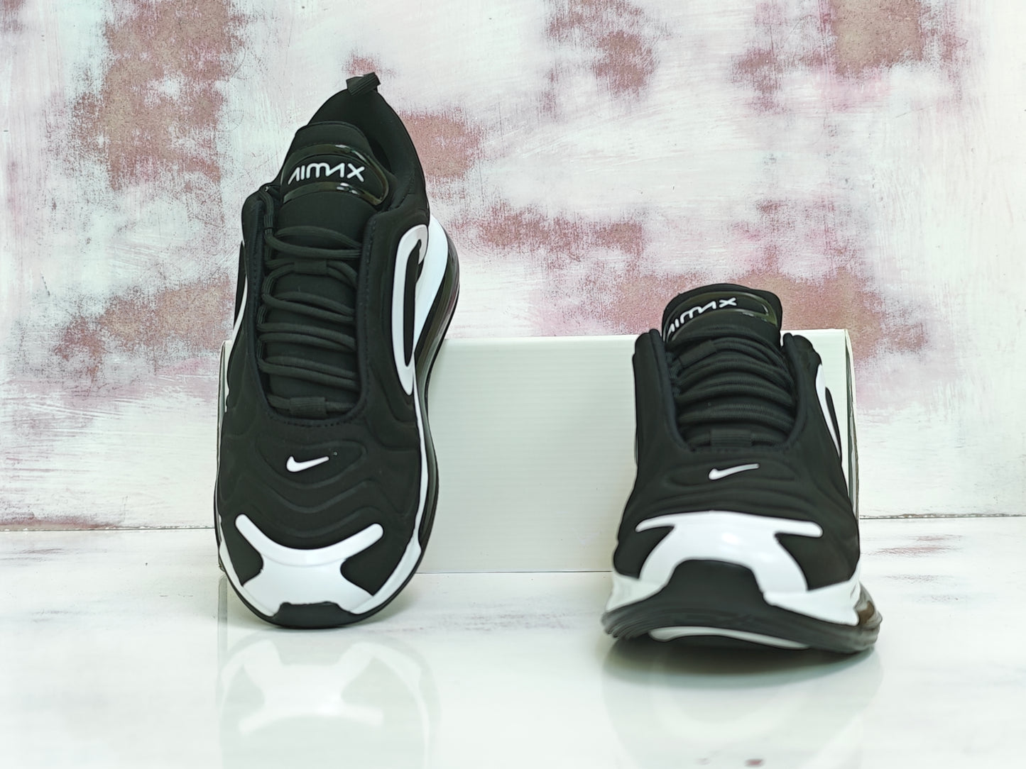 NK AIRMAX 720 BLACK & WHITE
