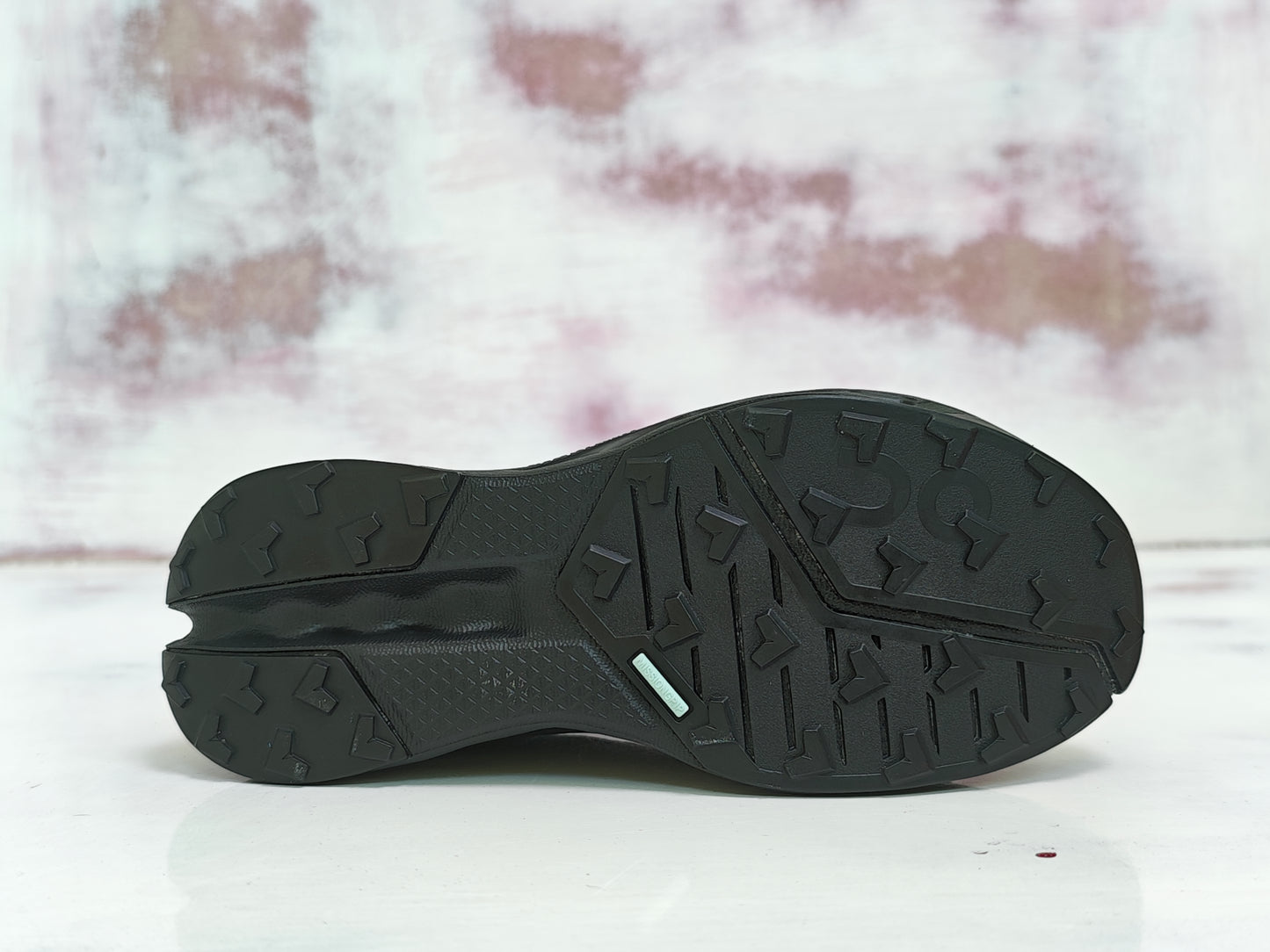 0N clouD TRAIL SURFER BLACK