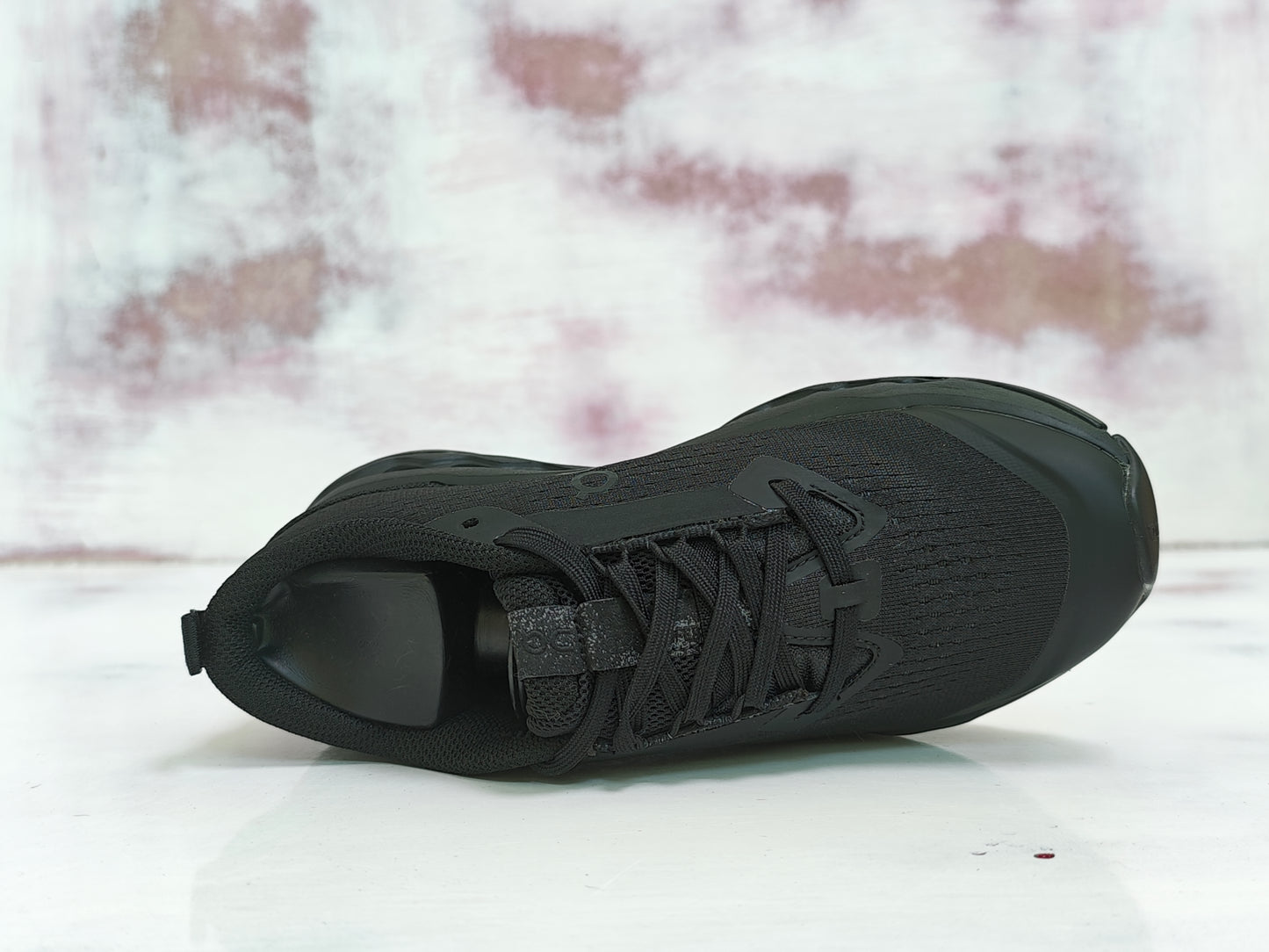 0N clouD TRAIL SURFER BLACK