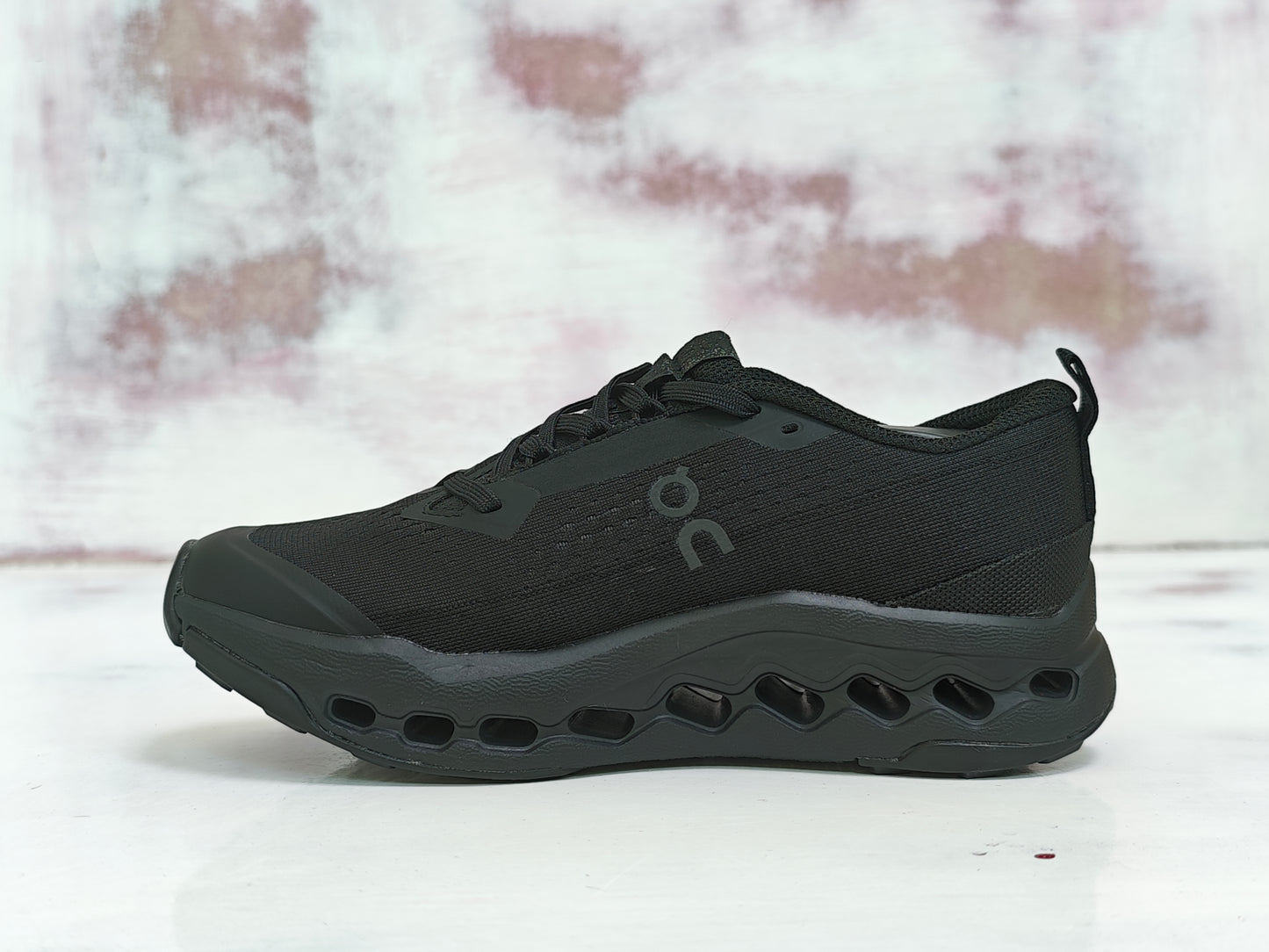 0N clouD TRAIL SURFER BLACK