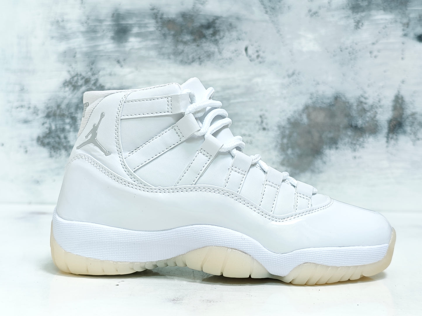 JRDN RETRO 11 R11 WHITE