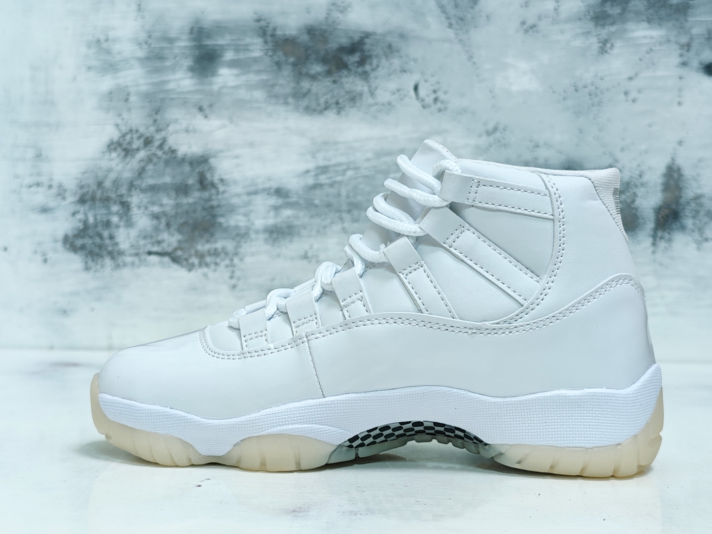 JRDN RETRO 11 R11 WHITE