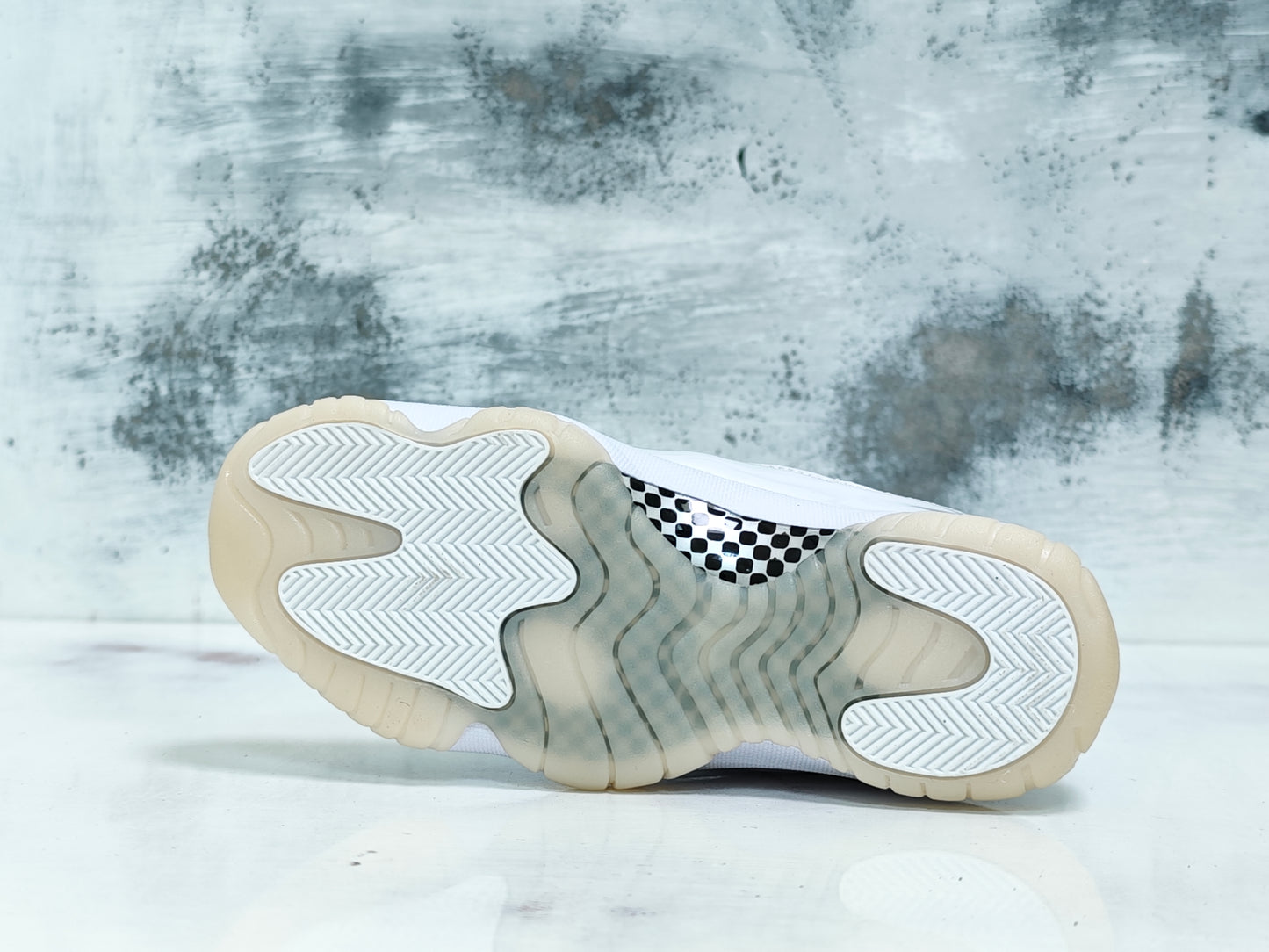 JRDN RETRO 11 R11 WHITE