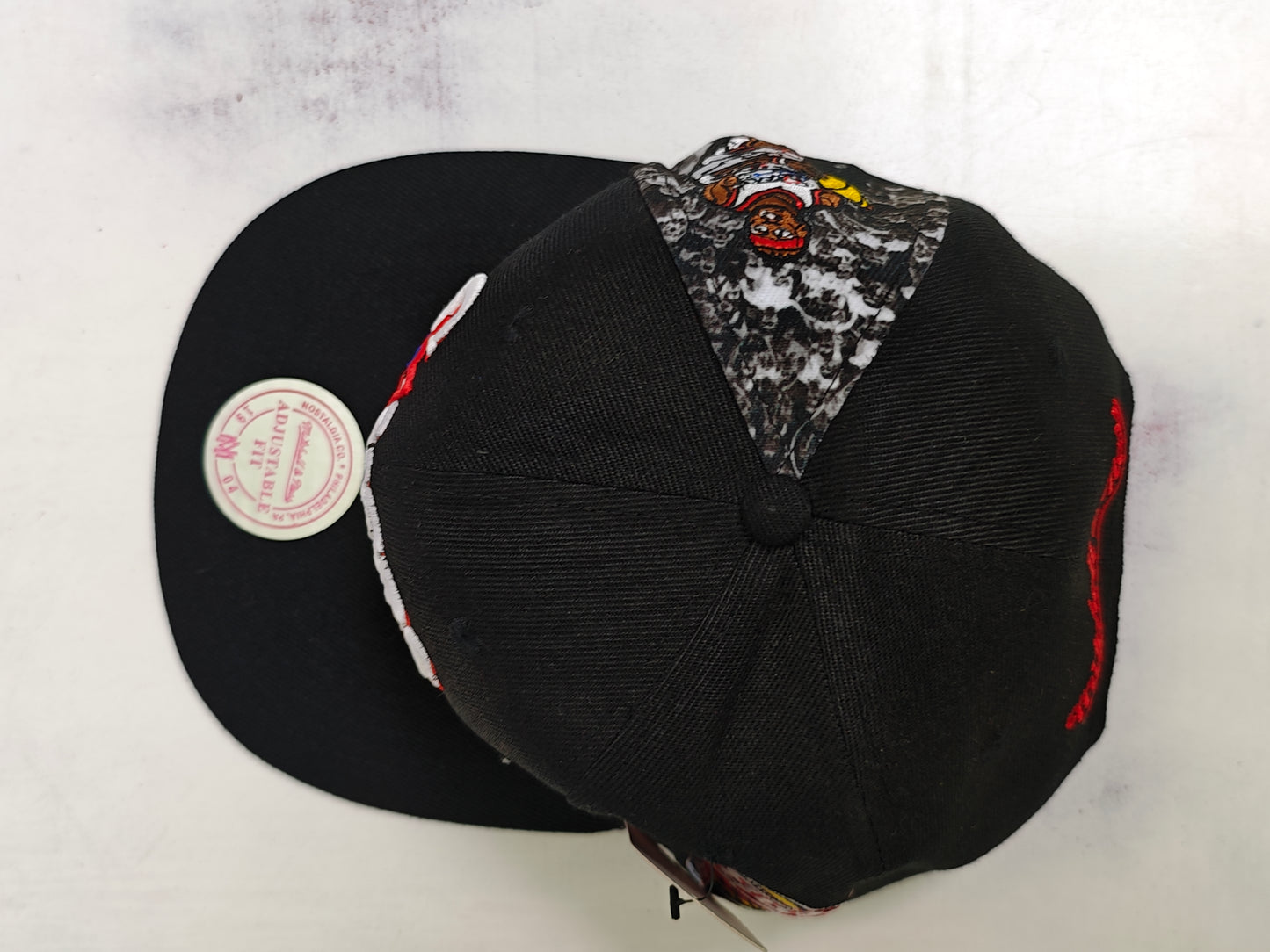 Mitchll & Nss Philadelphia 76ers "Side Jam" snapback hat featuring Allen Iverson