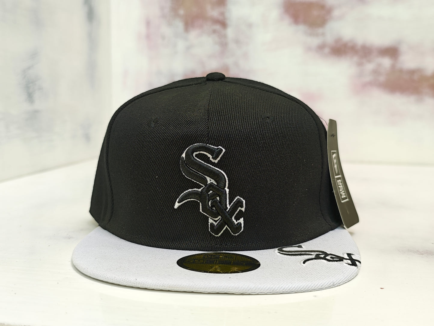 WHITE SOX BLACK gray