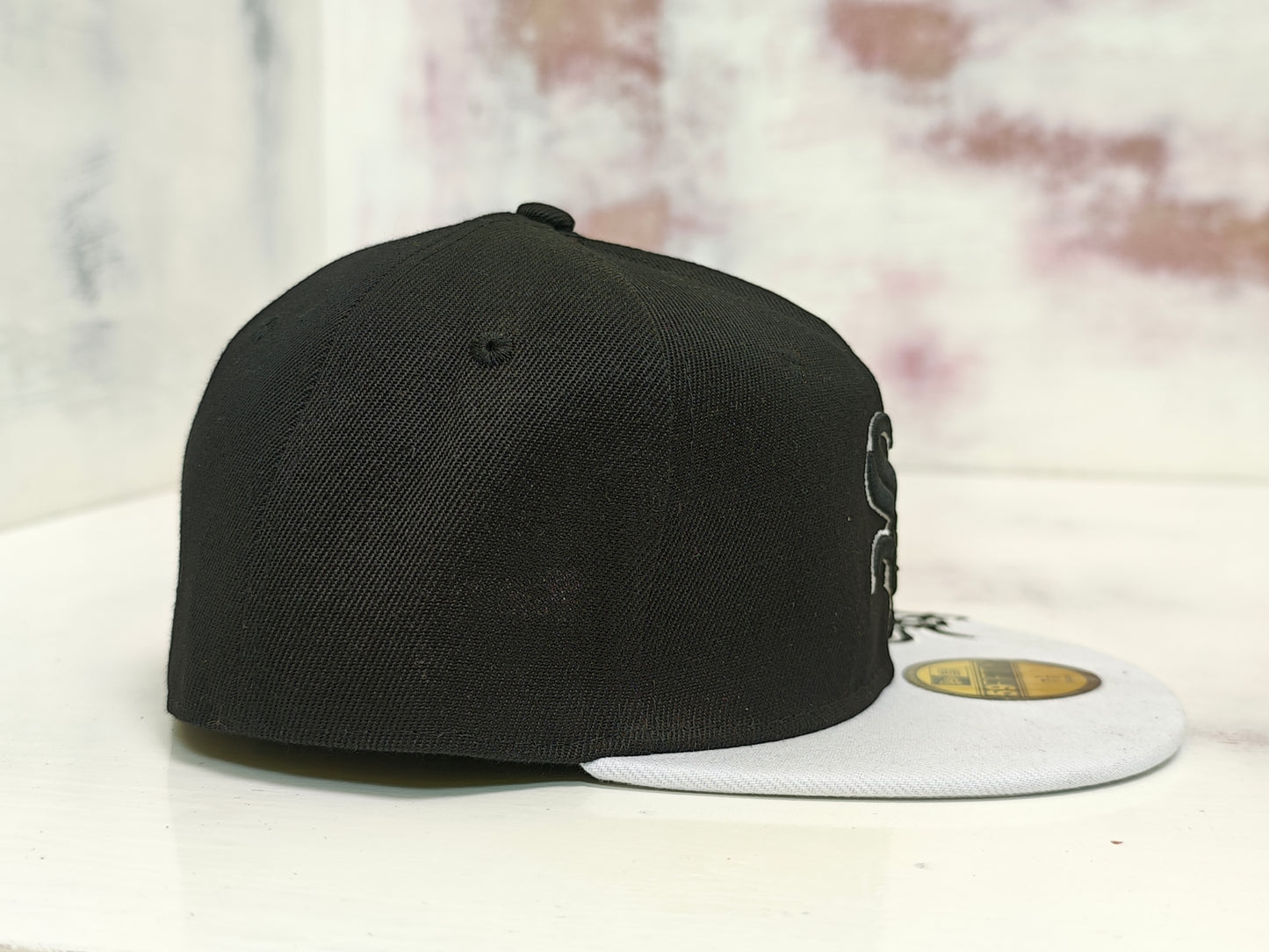 WHITE SOX BLACK gray
