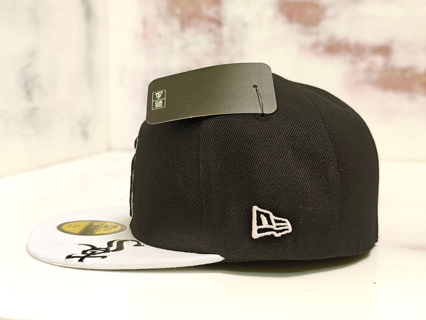 WHITE SOX BLACK gray