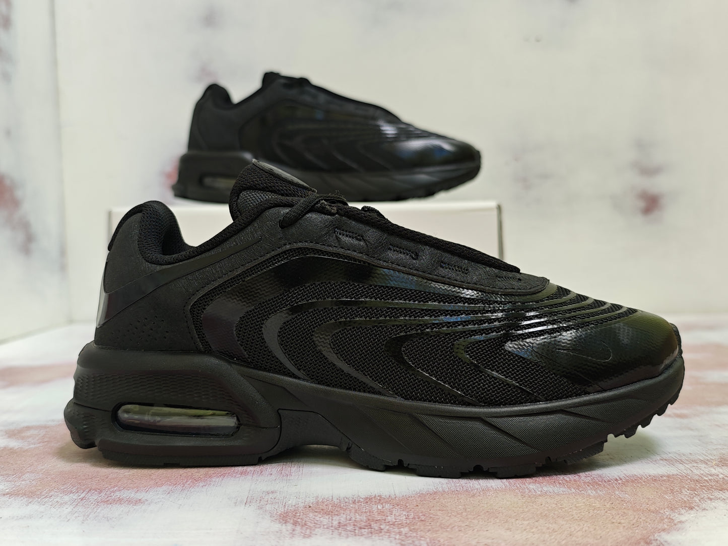 NKE AIR MAX FIRE BLACKOUT