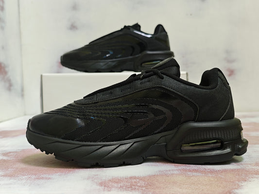 NKE AIR MAX FIRE BLACKOUT