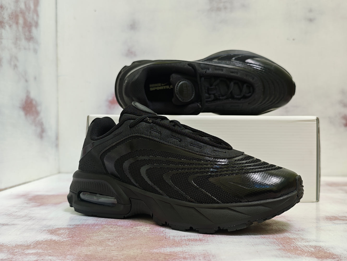 NKE AIR MAX FIRE BLACKOUT