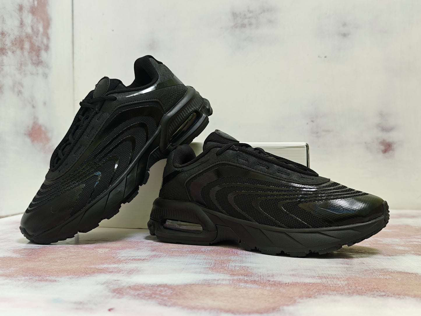 NKE AIR MAX FIRE BLACKOUT