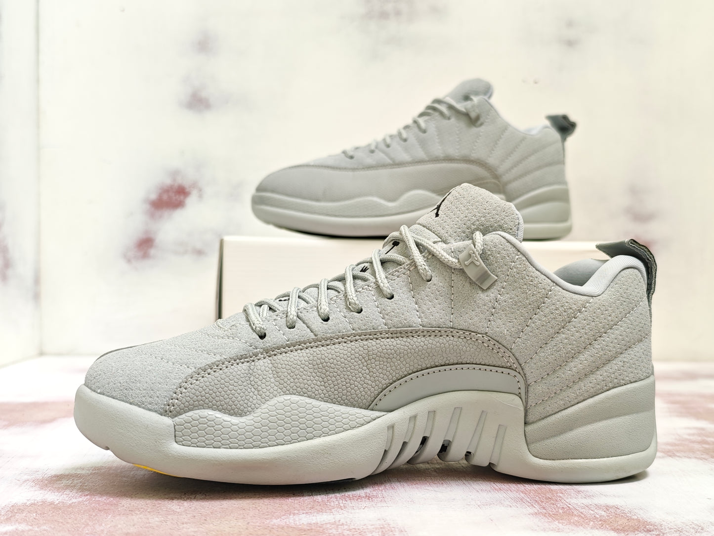 JRDN R12 RETRO 12 WOLF GRAY LOW