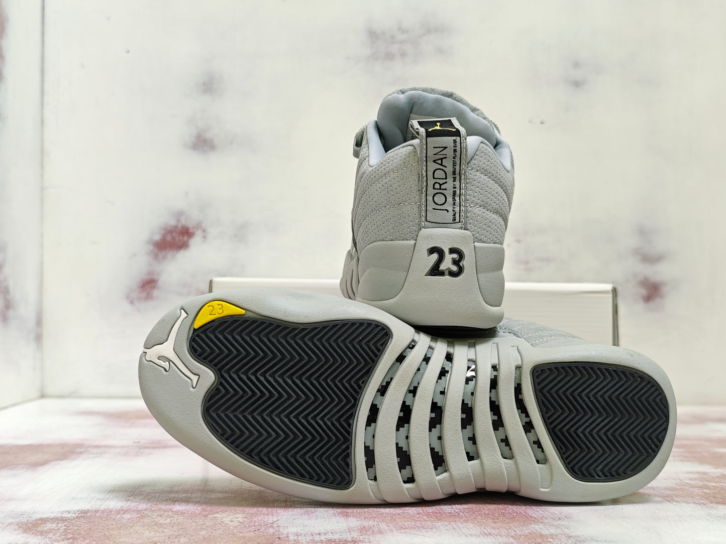 JRDN R12 RETRO 12 WOLF GRAY LOW