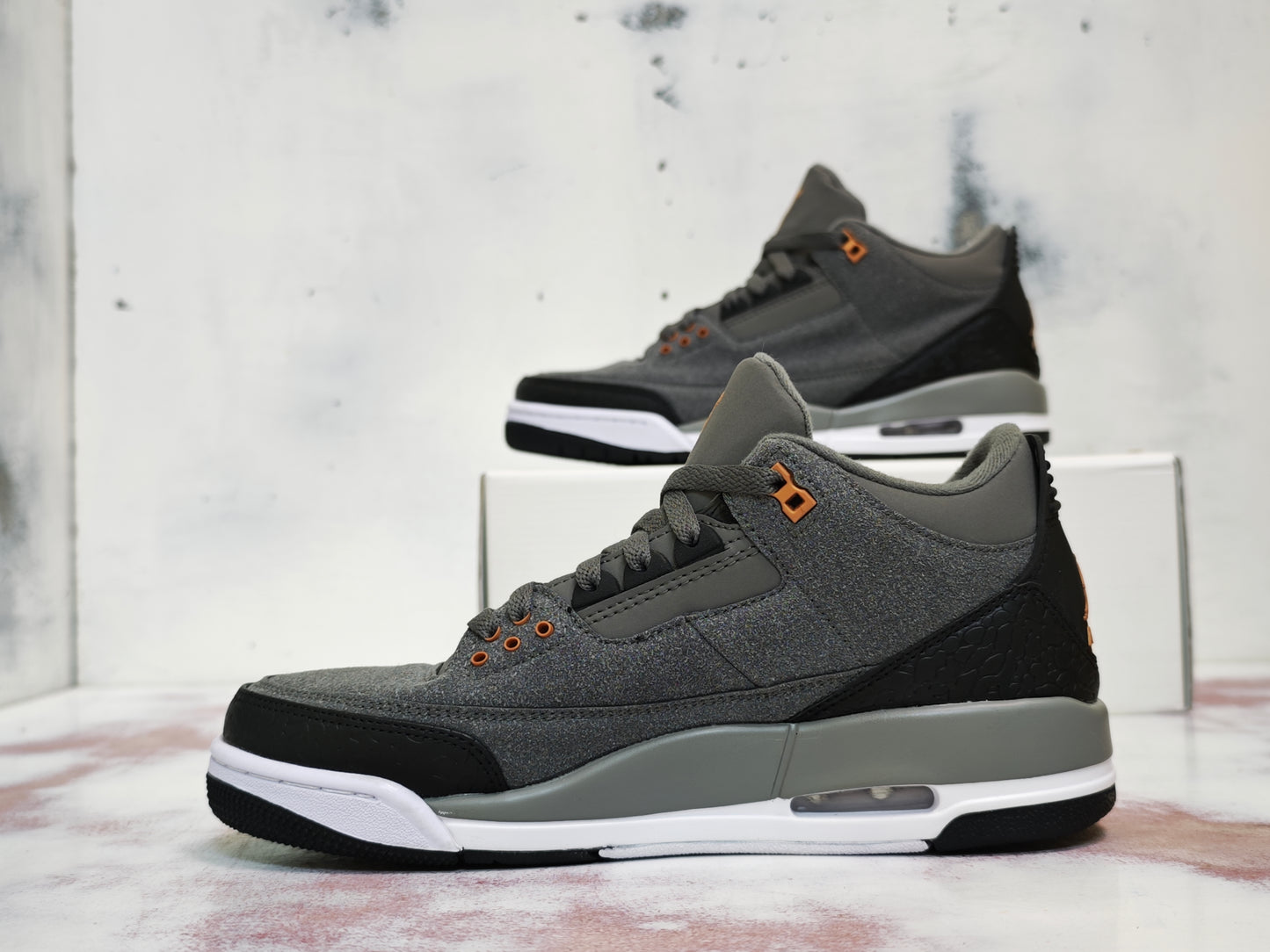 JRDN RETRO 3 R3 ANTHRACITE