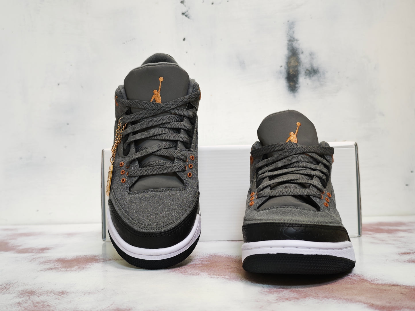 JRDN RETRO 3 R3 ANTHRACITE