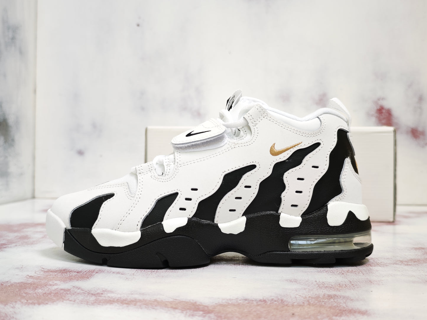 NKE AIR DT MAX 96 DEION SANDERS colorado