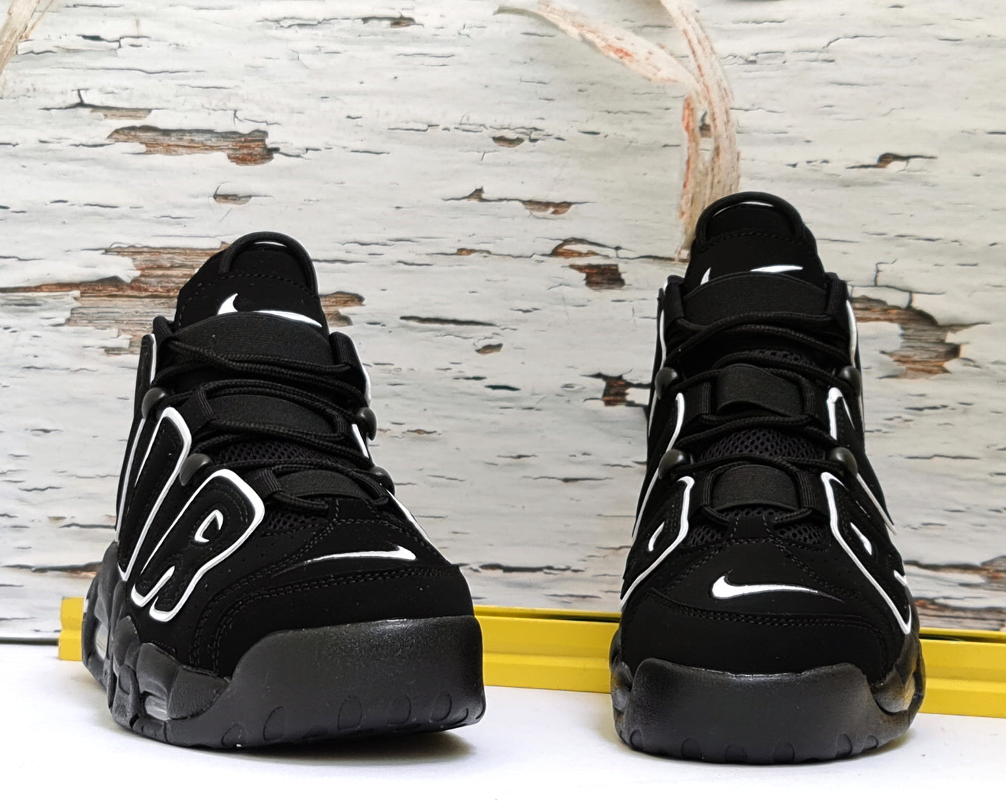 NKE AIR UPTEMPO PIPEN BLACK & WHITE