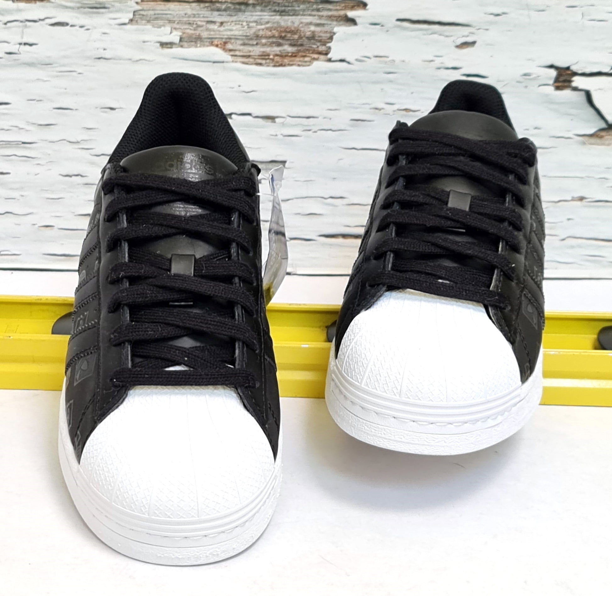 Adidas concha amarillos cheap