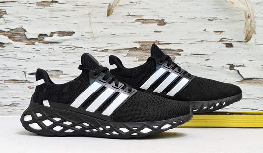 ADDS ULTRABOOST CAGED BLACK & WHITE