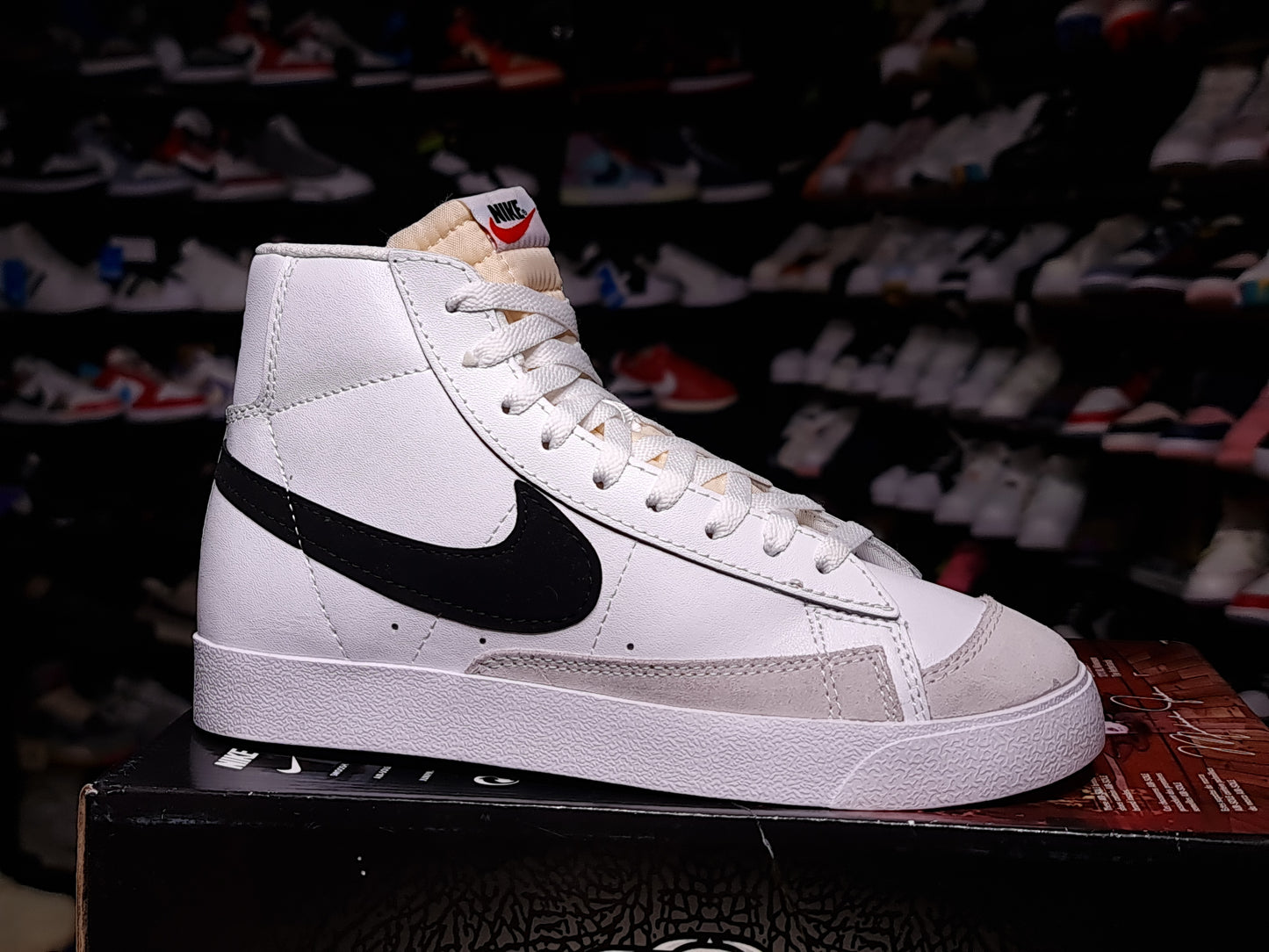 NKE BLAZER MID 77 WHITE BLACK