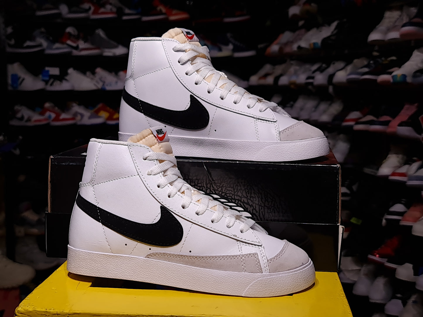NKE BLAZER MID 77 WHITE BLACK