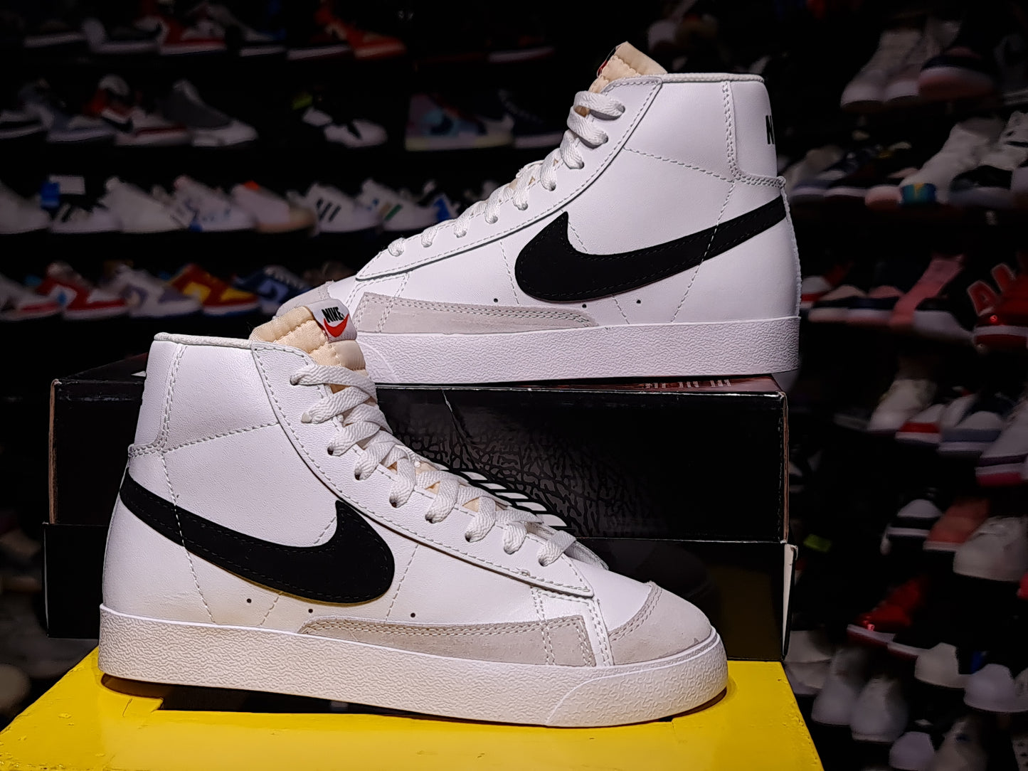 NKE BLAZER MID 77 WHITE BLACK
