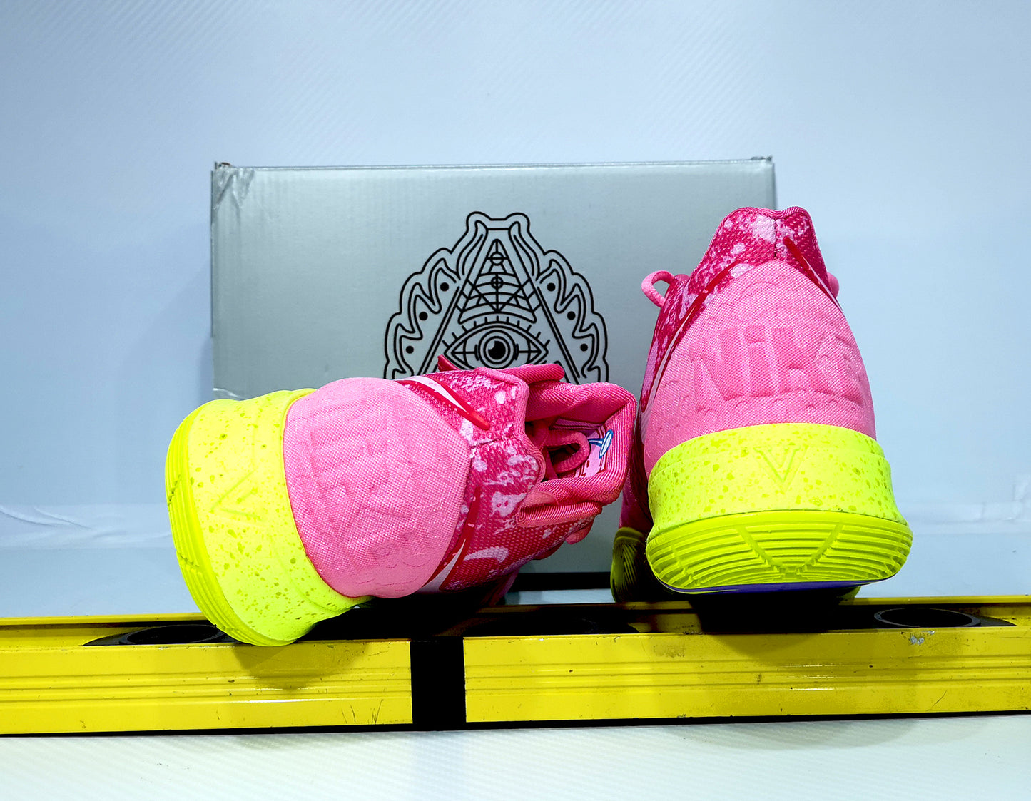 NKE KYRIE 5 PATRICIO